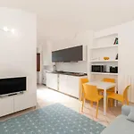 Colourful Flat San Donato