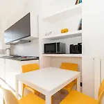 Colourful Flat San Donato