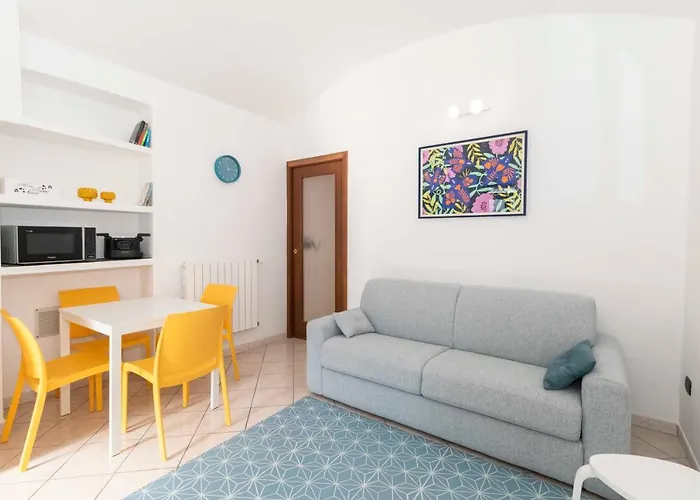 Colourful Flat San Donato