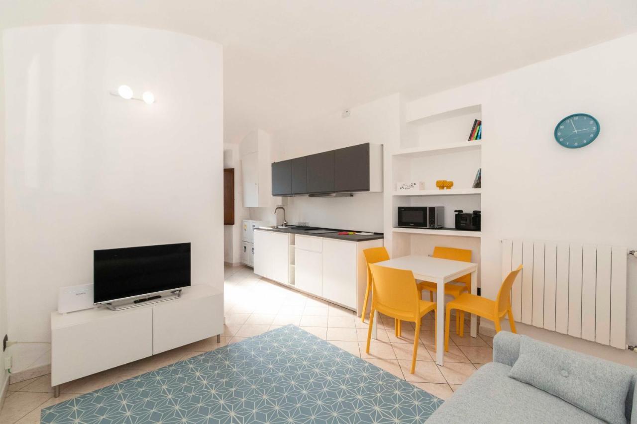 Colourful Flat San Donato Apartment