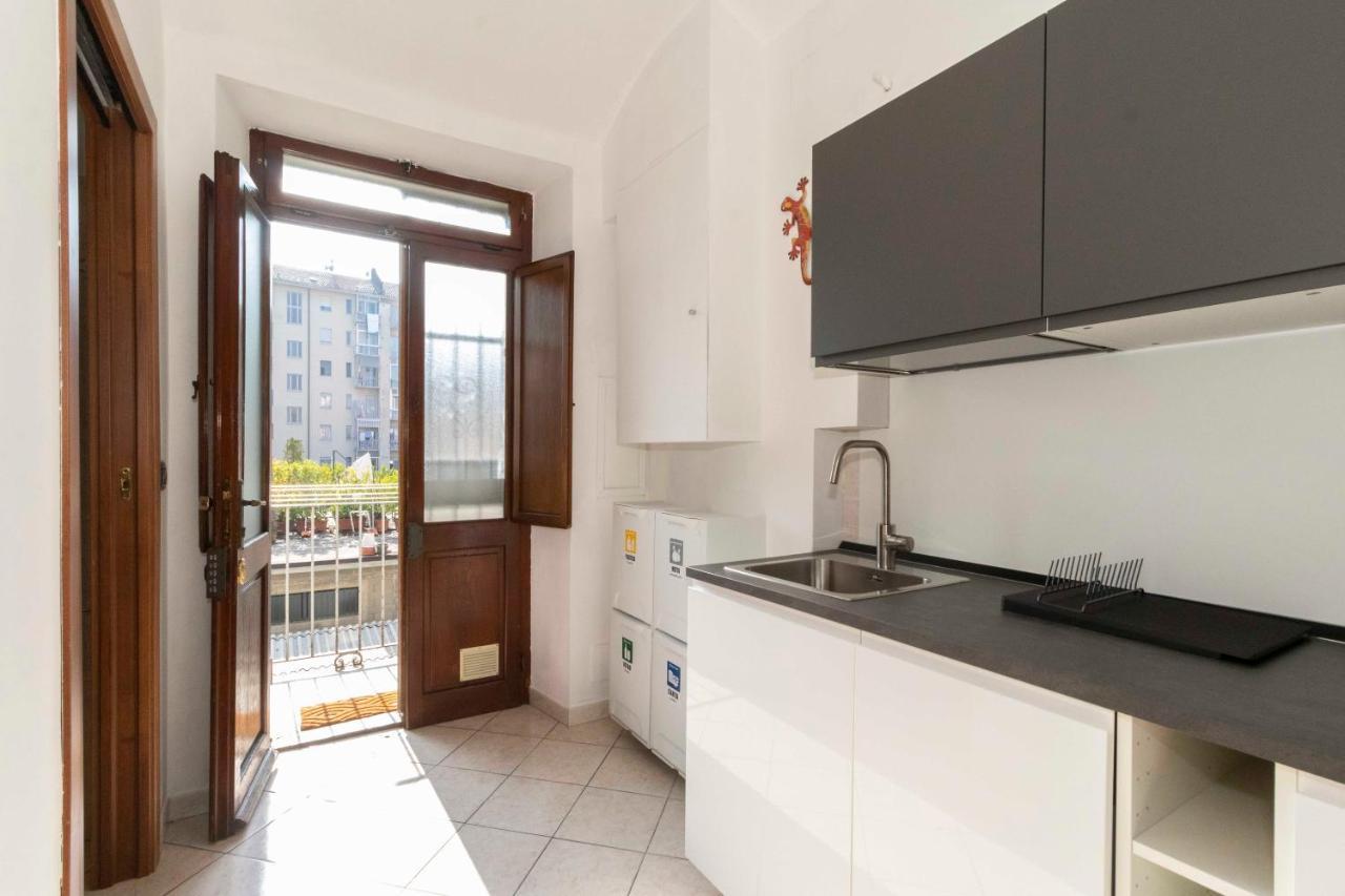Apartment Colourful Flat San Donato Turin