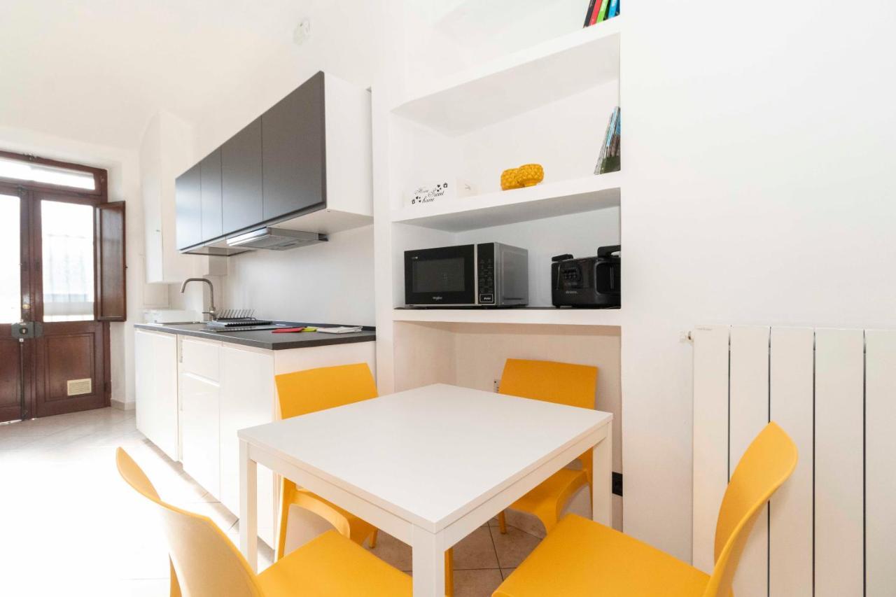 Colourful Flat San Donato Apartment