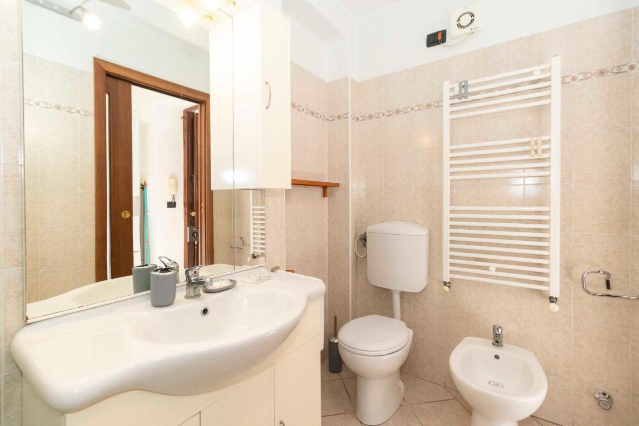 Colourful Flat San Donato Apartment Turin
