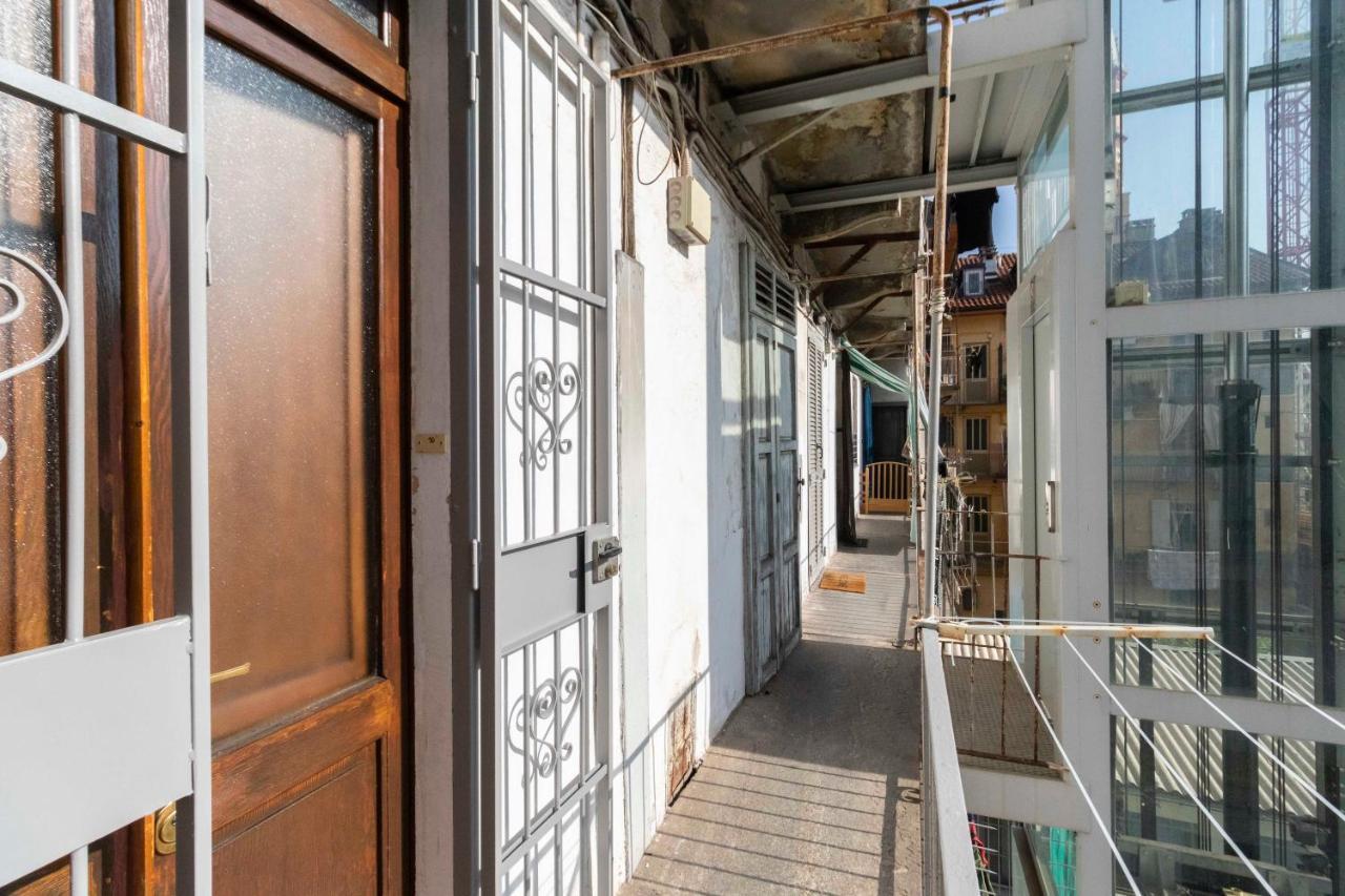 Colourful Flat San Donato Apartment Turin